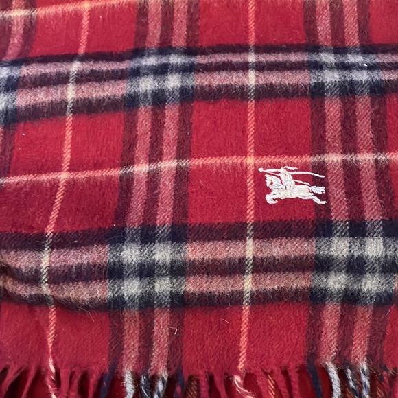 Vintage Burberrys scarf 🧣 - Picture 2 of 3